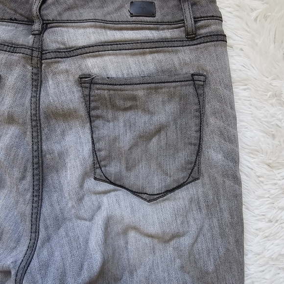 LL Bean Signature Womens Boyfriend Jeans Gray‎ Wash size 10 - Picture 11 of 13